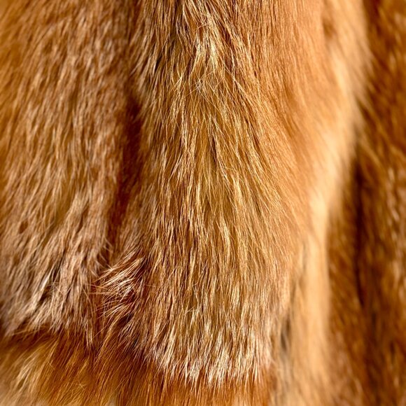 Luxurious, Fluffy and Silky Red Fox Coat, Medium - Picture 5 of 6